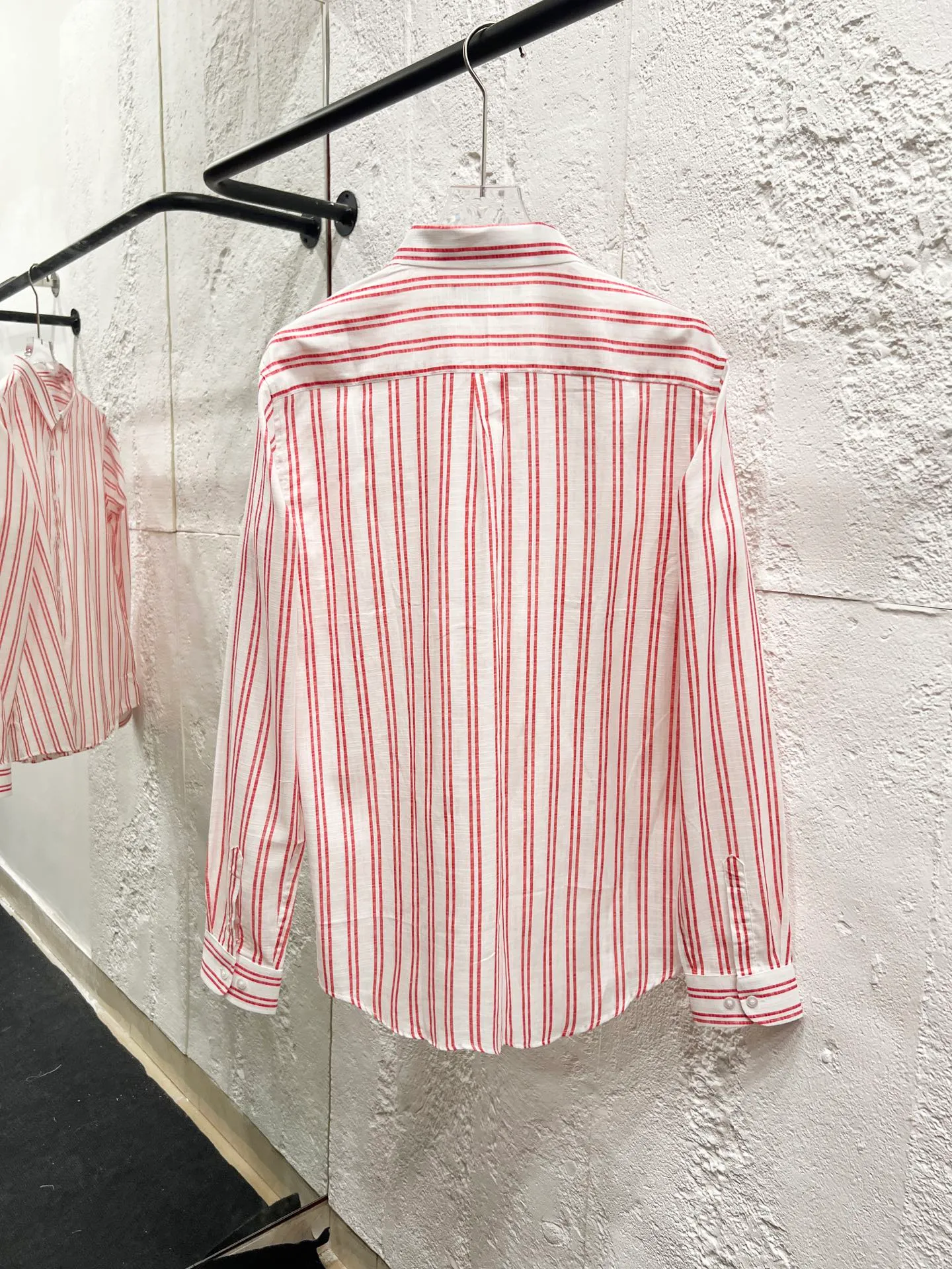 P192 Style number: T57 Ralph Lauren & Ralph Lauren small striped shirt made of slub cotton, can be used as a sun protection shirt Color: pink Size: M (110-125 pounds) L (125-140 pounds) XL (140-155 pounds) 2XL (155-170 pounds)